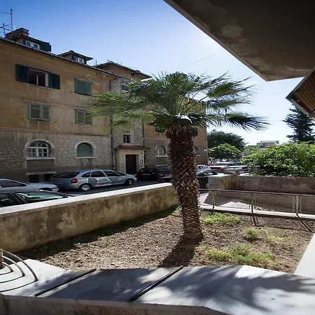 Center 4 People Apartmán